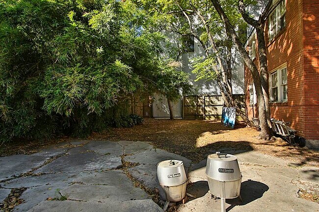 Building Photo - 1843 Branard St