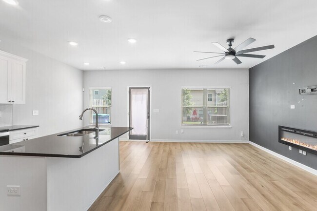 Building Photo - 7122 Chara Ln