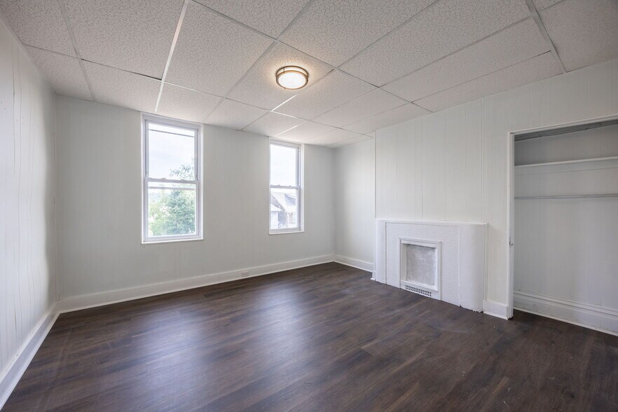 Building Photo - 508 E 9th Ave