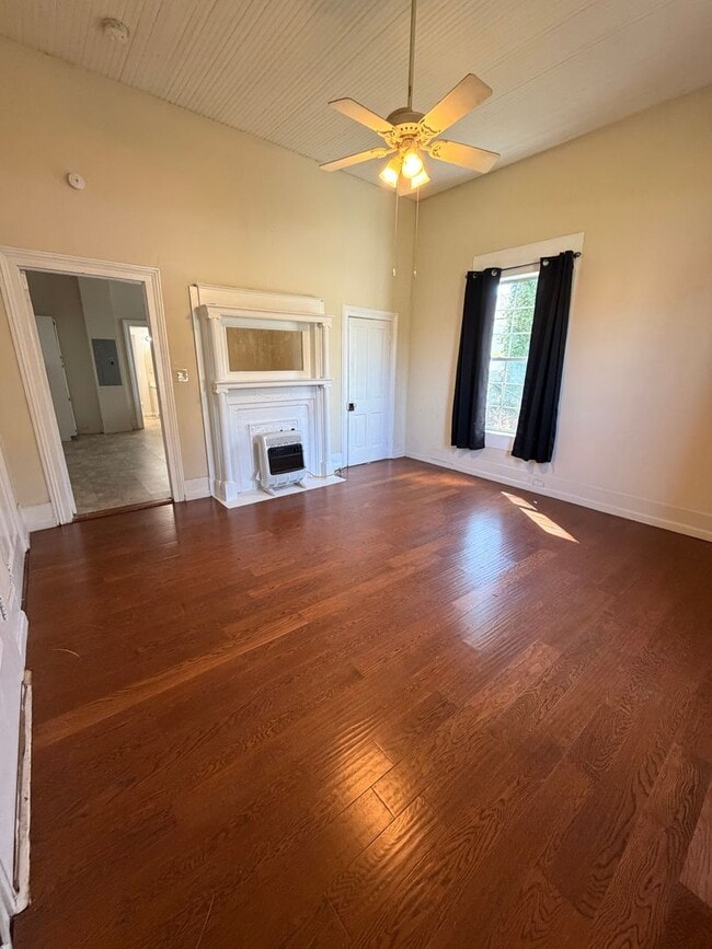 Building Photo - 1300 N Broad St