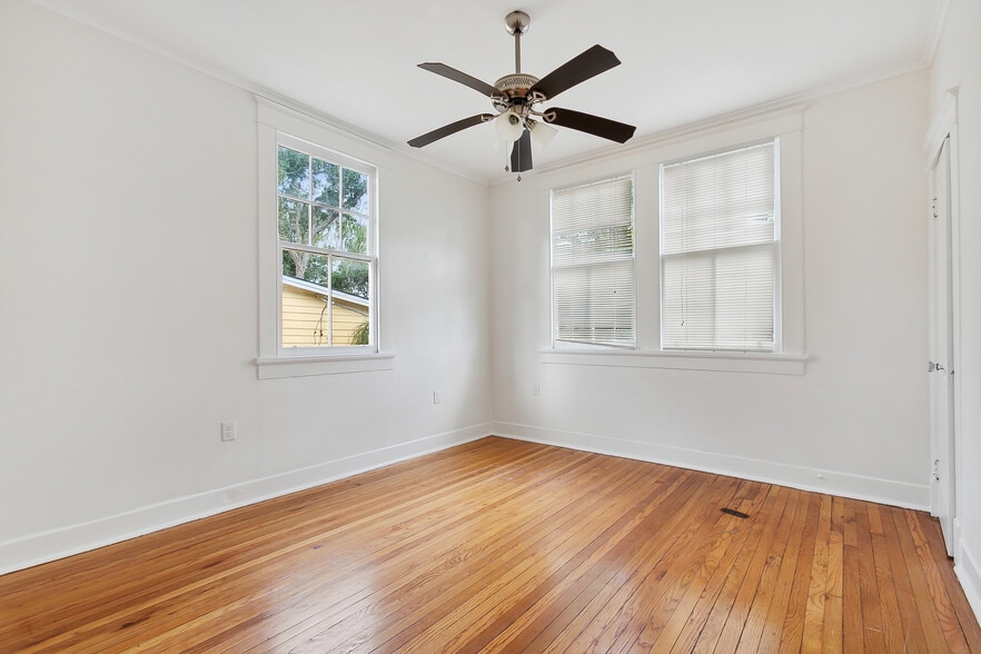 Building Photo - 3615 Louisiana Ave Pkwy