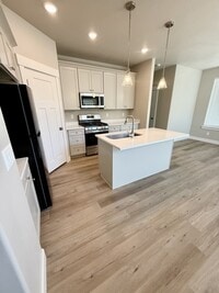 Building Photo - 1063 S 2760 E