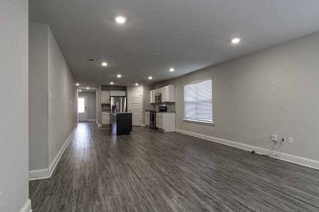 Building Photo - "Spacious 4 Bed, 2 Bath Home in Biloxi, MS - A Must-See Rental Property!"