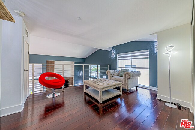 Building Photo - 600 Ridgeley Dr