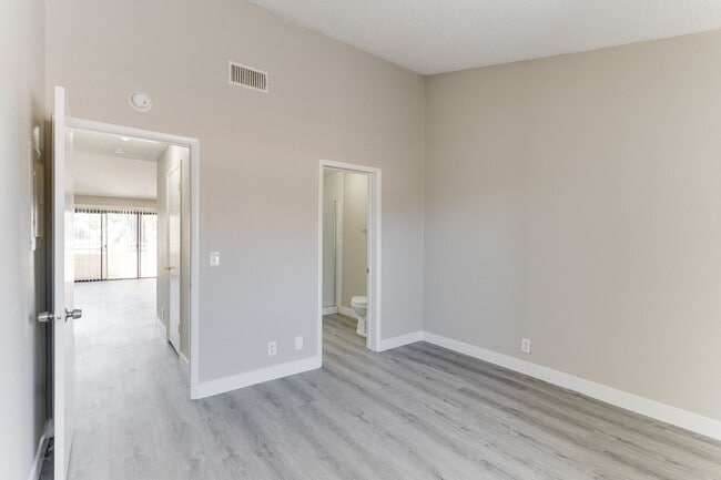 Building Photo - COZY 2 BEDROOM CONDO IN 89110 WITH 2 BALCONYS