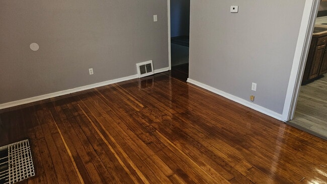 Building Photo - 963 Perry St