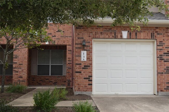 Building Photo - 13 Verde Ranch Loop
