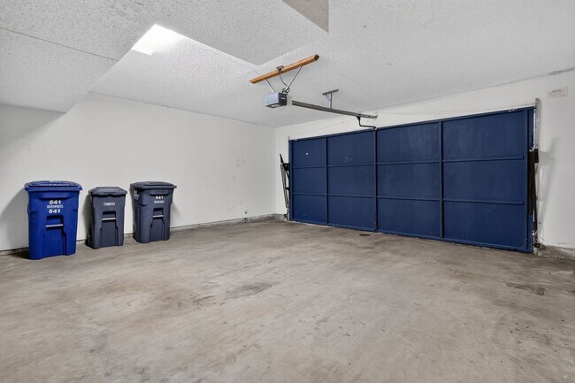 Building Photo - 841 America Way