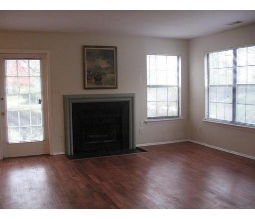 Building Photo - 140 Longfield Ct