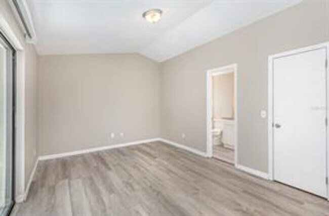 Building Photo - 3846 Long Grove Ln