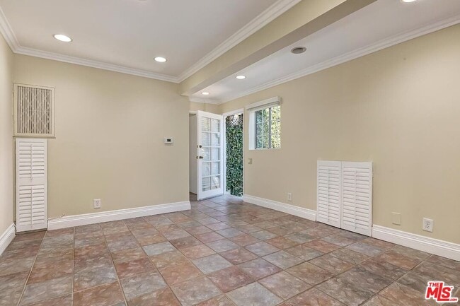 Building Photo - 1215 Edris Dr