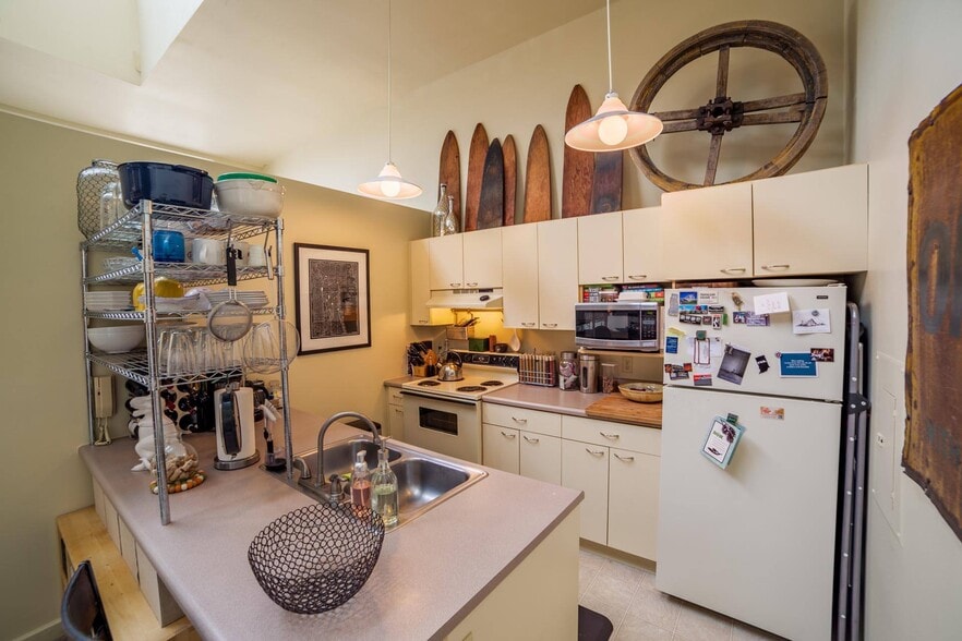 Building Photo - Central High & Stephenson Mills Apartments