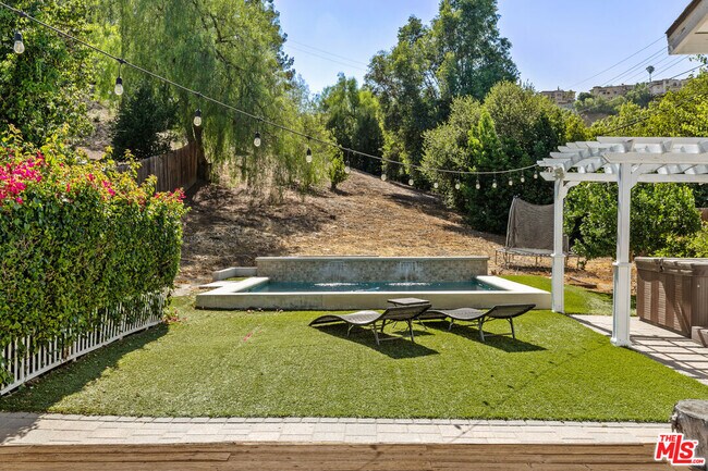 Building Photo - 4949 San Feliciano Dr