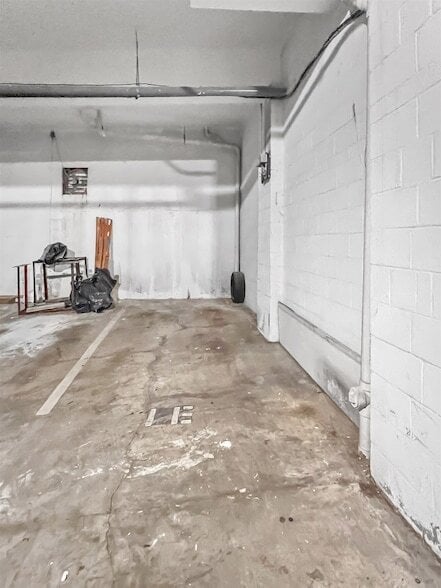 Building Photo - 1906 Paterson Plank Rd