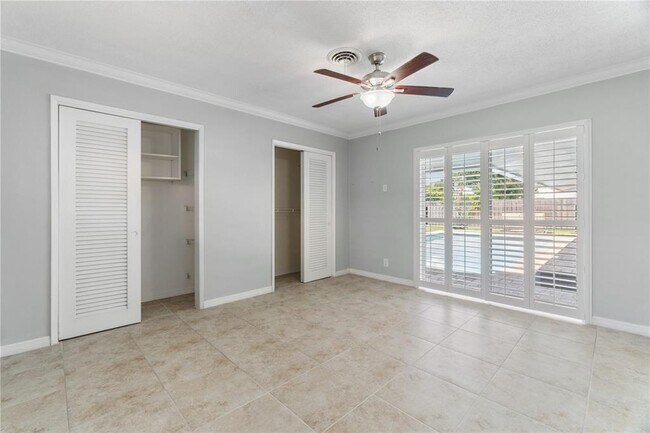 Building Photo - 5807 NE 21st Ave