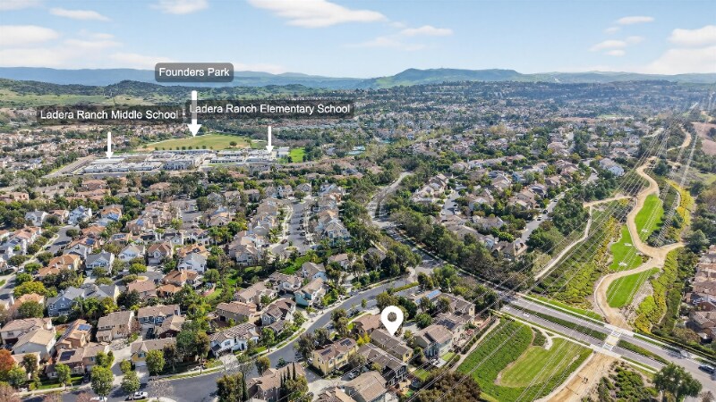 Building Photo - 63 Potters Bend