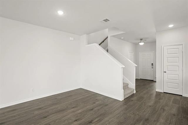 Building Photo - 402 Saddle Ln