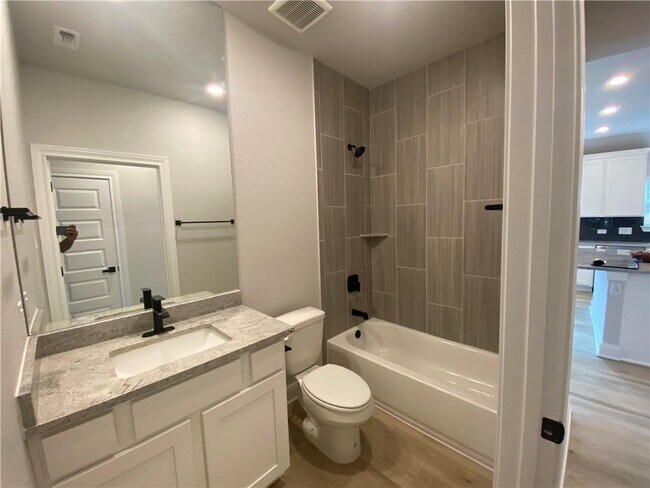 Building Photo - 104 Periwinkle Ln