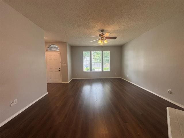 Building Photo - 2208 Wildwood Ln