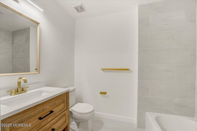 Building Photo - 606 Cypress Ln