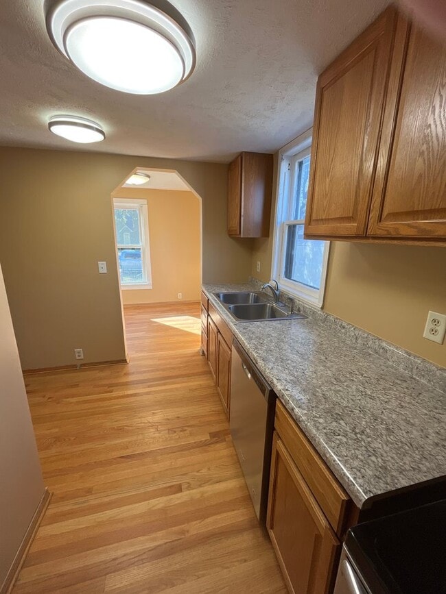 Building Photo - 3324 P St