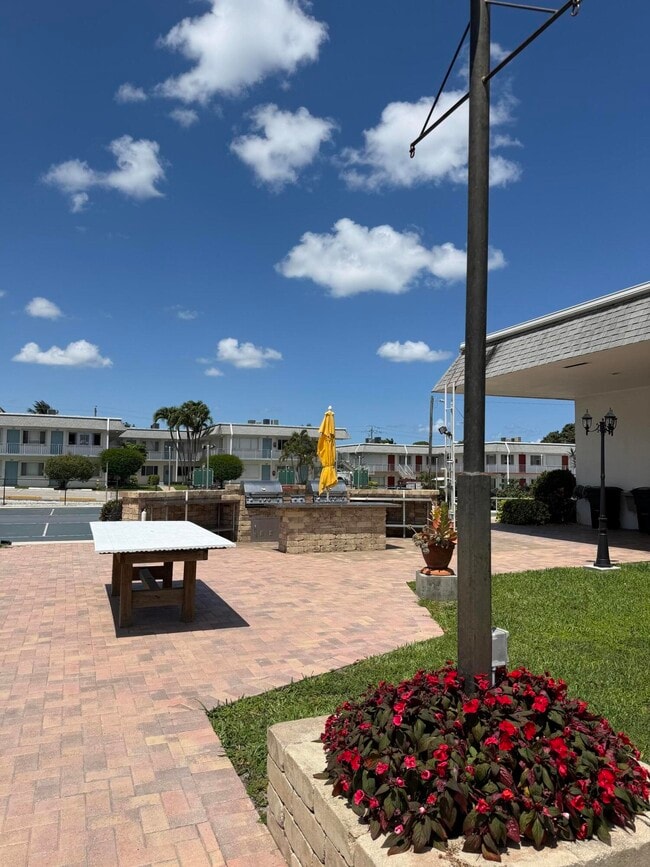 Building Photo - 3322 Cynthia Ln