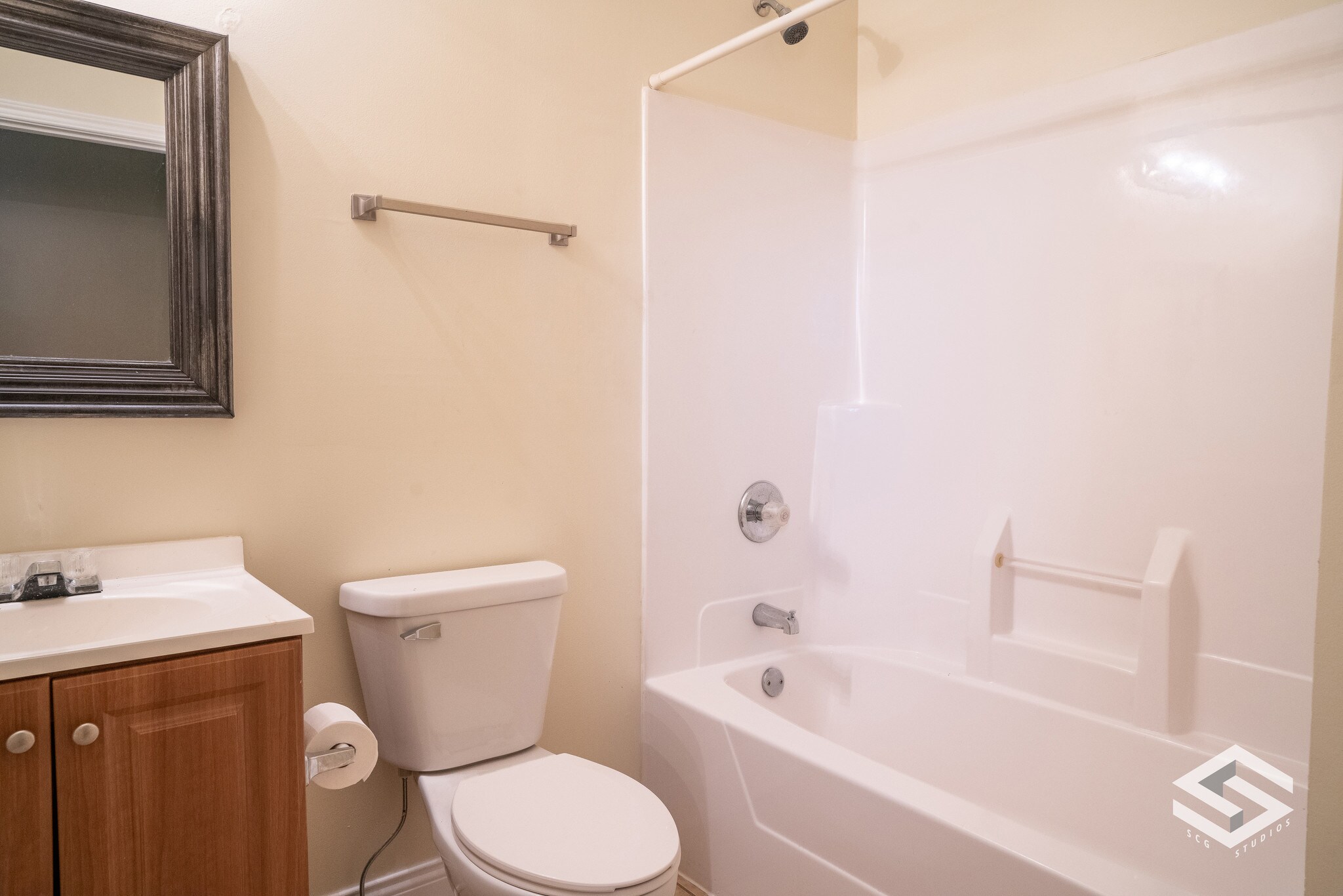 Building Photo - 1231 S Avers Ave