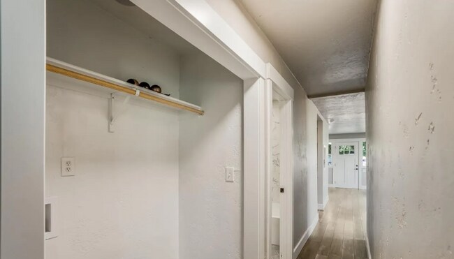 Building Photo - Charming Craftsman-Style Home in Boise 837...