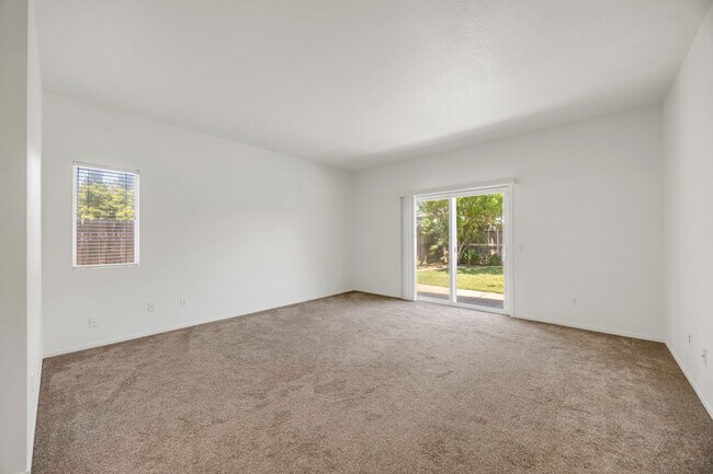 Building Photo - 9259 Crystal Falls Way
