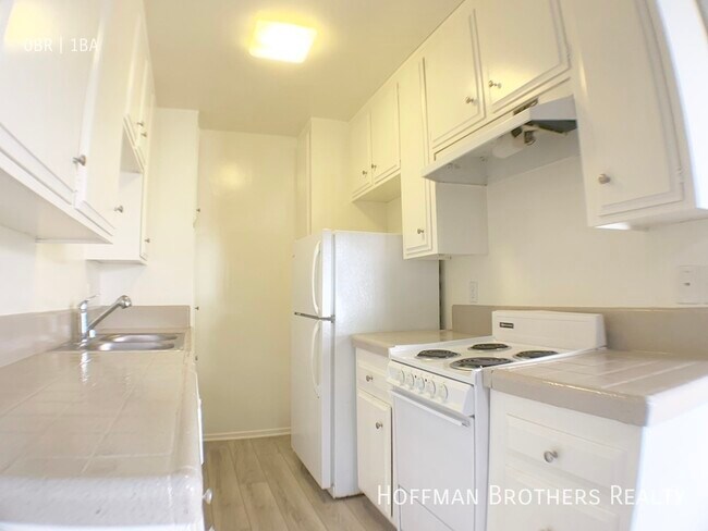 Primary Photo - 1415 Bundy Dr