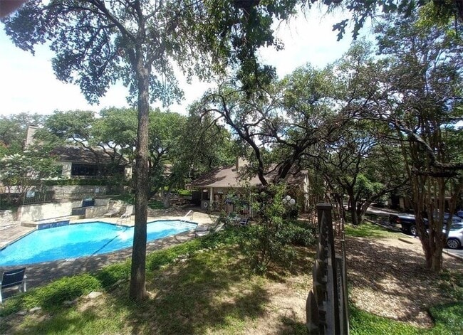 Building Photo - 3809 Spicewood Springs Rd
