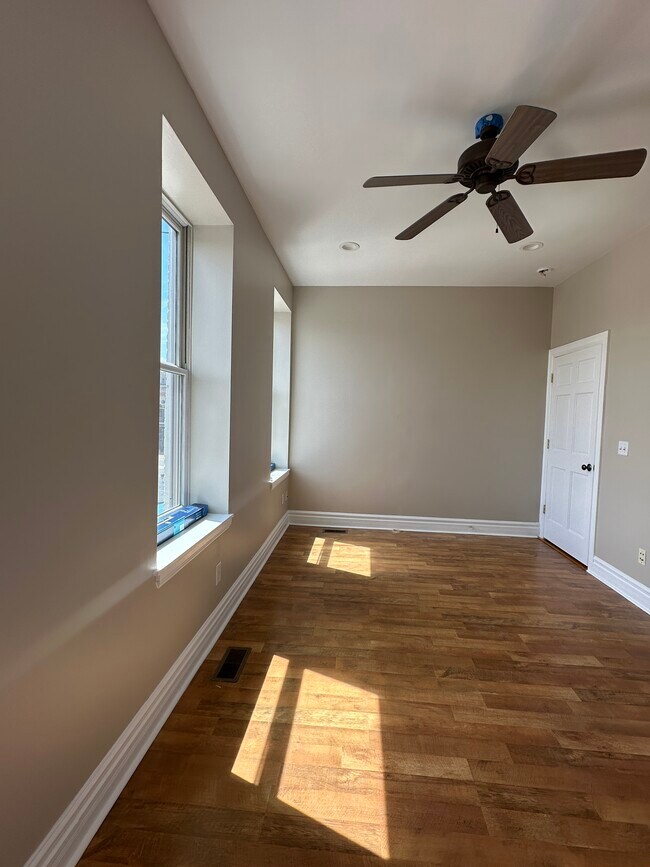 Building Photo - 115 W Maumee St