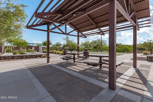 Building Photo - Charming 4 bedroom, 3 bath home in North P...