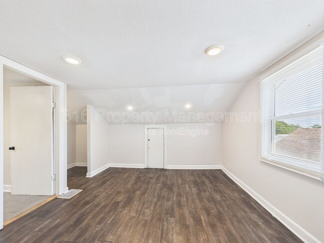 Building Photo - 4140 College Ave