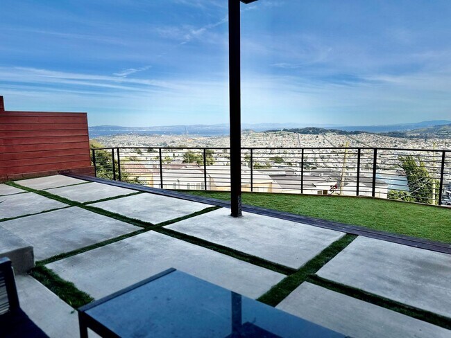Building Photo - 3BR/2BA | Unobstructed Panoramic Views | Live Above the Fog | Intentional Living