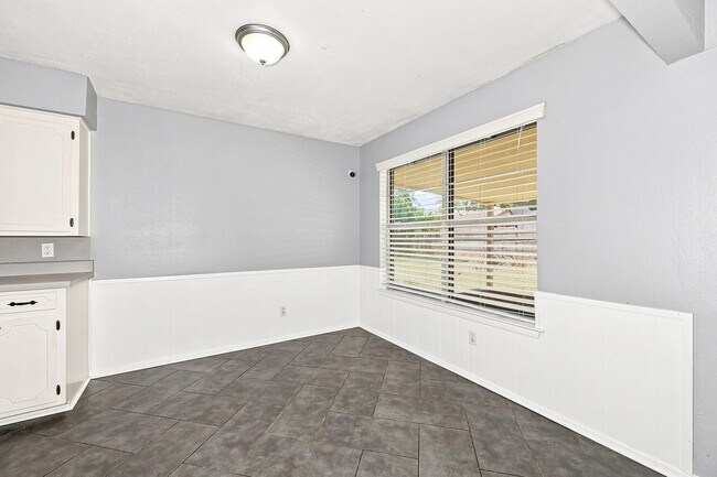 Building Photo - 3204 Denbury Dr