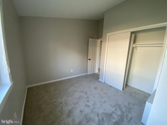 Building Photo - 1712 12th St S