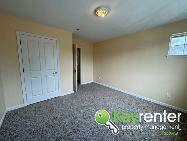 Building Photo - Dream Home on North Shore Golf Course in T...