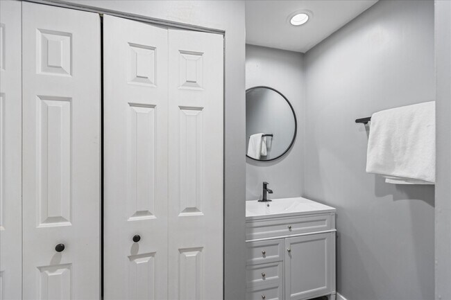 Building Photo - 4309 Maryland Ave