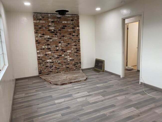 living room - 33634 Colorado St