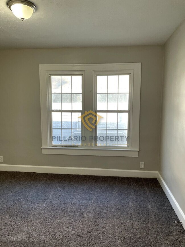 Building Photo - 926-928 N Tuxedo St.