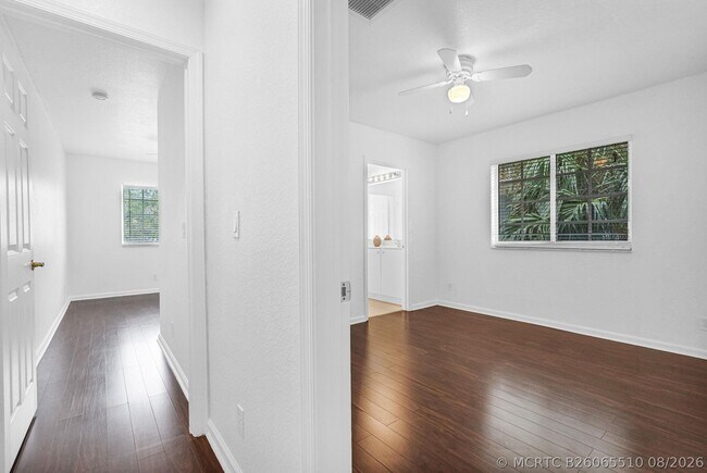 Building Photo - 1427 NW 34th Way