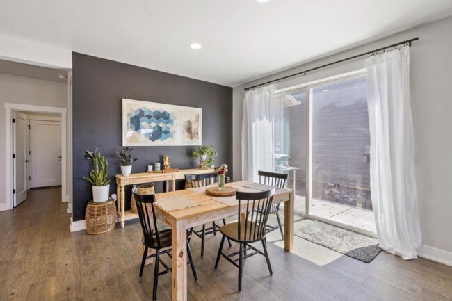 Building Photo - Beautiful 3-Bed Home in Petrosa with Resor...