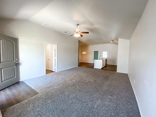 Building Photo - 3/2/2 Home in Windstone!