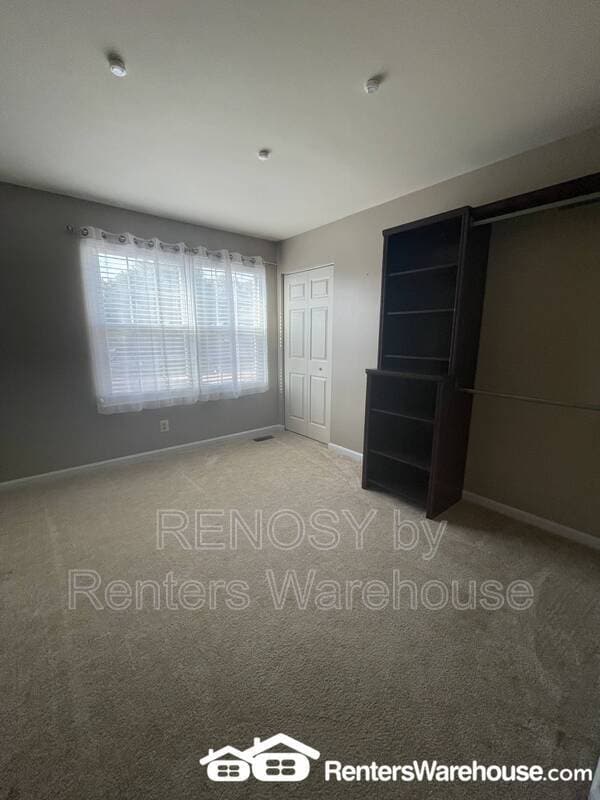 Building Photo - 9 Snug Lagoon Ct