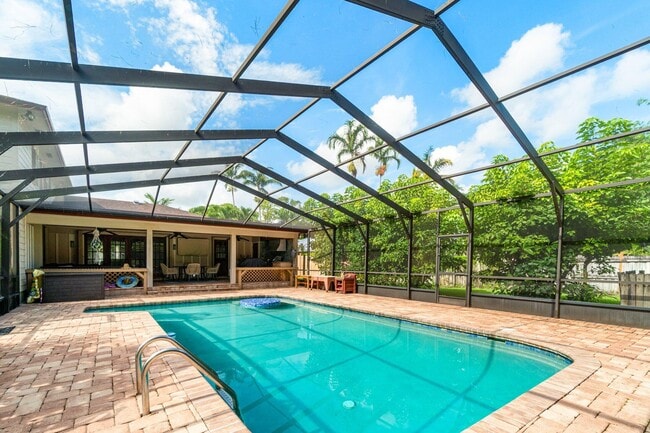 Building Photo - 12101 Tumbleweed Ct