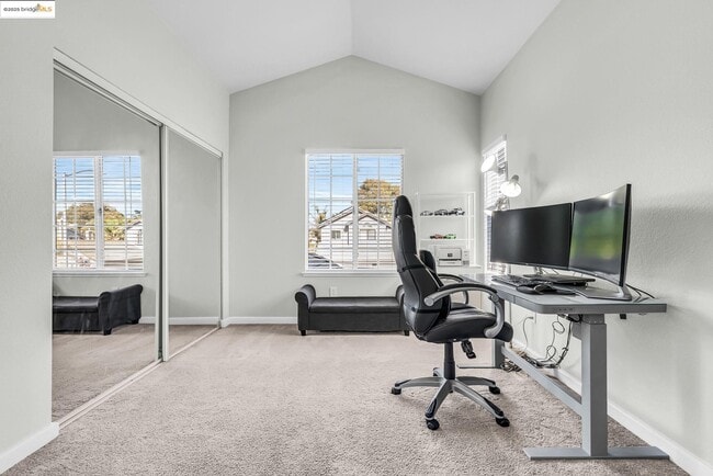 Building Photo - 2435 Pinehurst Ct