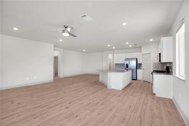 Building Photo - 18021 Civorno Dr