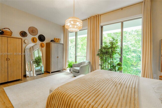Building Photo - 2678 Tigertail Ave