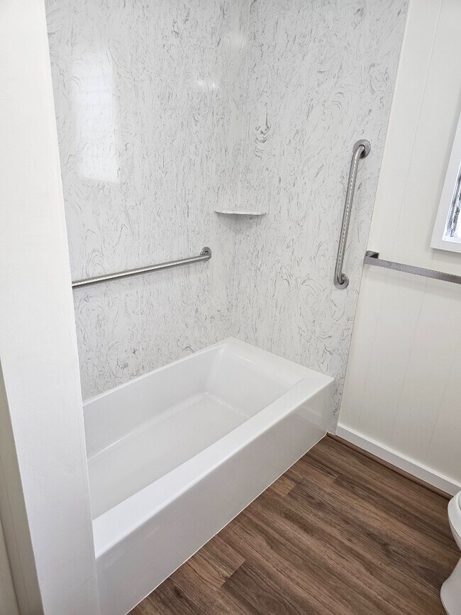 Building Photo - 4 bed, 2.5 bath single family house, Liliha neighborhood.